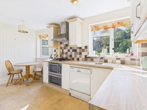Kitchen & breakfast area - click for photo gallery